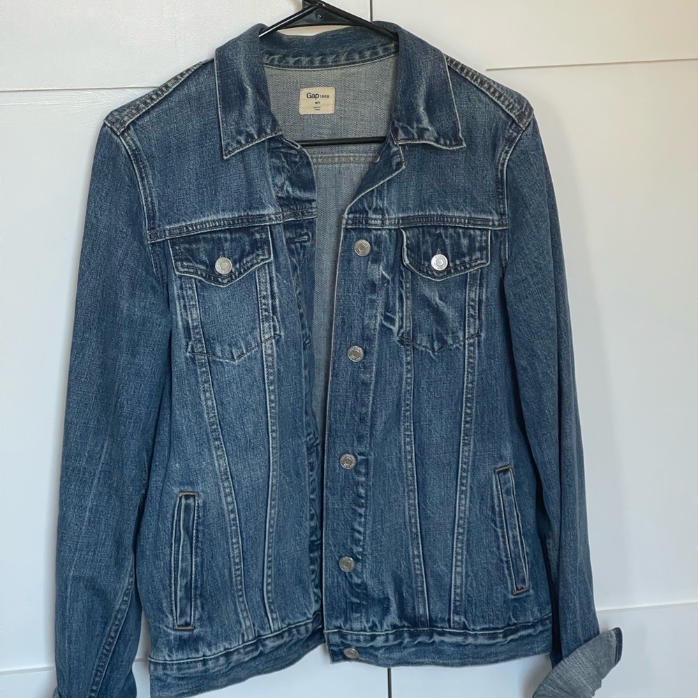 GAP Women’s Classic Indigo Denim Jacket